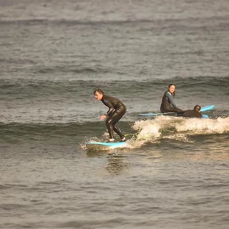 Single Fin Surf Hostel-3